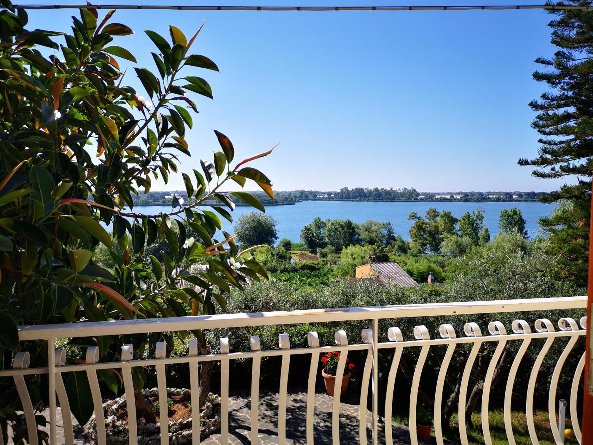 Sul Lago Dorato Terracine Chambre photo
